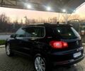Черный Фольксваген Тигуан, объемом двигателя 2 л и пробегом 212 тыс. км за 11000 $, фото 1 на Automoto.ua