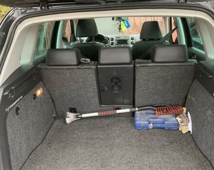 Чорний Фольксваген Тігуан, об'ємом двигуна 2 л та пробігом 199 тис. км за 10700 $, фото 8 на Automoto.ua