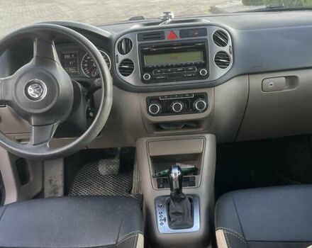 Черный Фольксваген Тигуан, объемом двигателя 2 л и пробегом 180 тыс. км за 8200 $, фото 4 на Automoto.ua