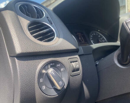 Черный Фольксваген Тигуан, объемом двигателя 2 л и пробегом 158 тыс. км за 10800 $, фото 21 на Automoto.ua