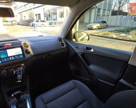 Чорний Фольксваген Тігуан, об'ємом двигуна 1.97 л та пробігом 148 тис. км за 13500 $, фото 6 на Automoto.ua