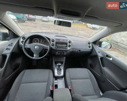 Чорний Фольксваген Тігуан, об'ємом двигуна 2 л та пробігом 157 тис. км за 9300 $, фото 19 на Automoto.ua