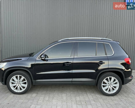 Черный Фольксваген Тигуан, объемом двигателя 1.97 л и пробегом 265 тыс. км за 12300 $, фото 6 на Automoto.ua