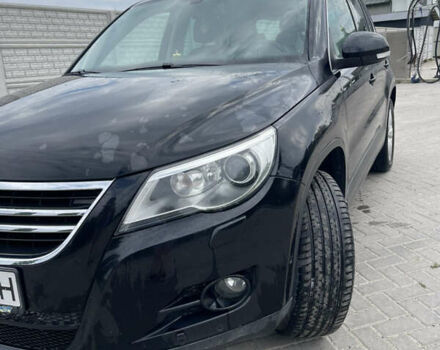 Черный Фольксваген Тигуан, объемом двигателя 1.97 л и пробегом 209 тыс. км за 12500 $, фото 2 на Automoto.ua
