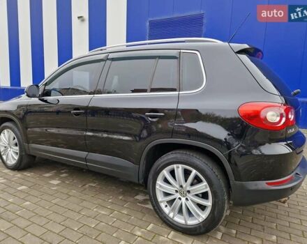 Черный Фольксваген Тигуан, объемом двигателя 2 л и пробегом 195 тыс. км за 13300 $, фото 7 на Automoto.ua