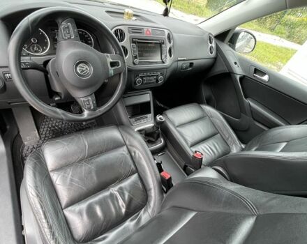 Черный Фольксваген Тигуан, объемом двигателя 2 л и пробегом 209 тыс. км за 12500 $, фото 8 на Automoto.ua