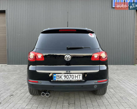 Черный Фольксваген Тигуан, объемом двигателя 1.97 л и пробегом 265 тыс. км за 12300 $, фото 12 на Automoto.ua