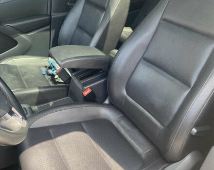 Черный Фольксваген Тигуан, объемом двигателя 2 л и пробегом 158 тыс. км за 10800 $, фото 16 на Automoto.ua