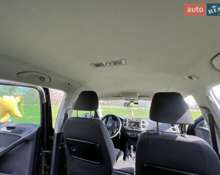 Чорний Фольксваген Тігуан, об'ємом двигуна 2 л та пробігом 260 тис. км за 13000 $, фото 12 на Automoto.ua