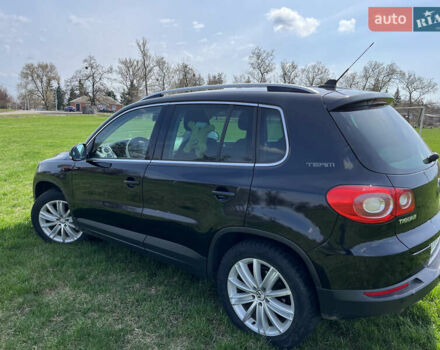 Чорний Фольксваген Тігуан, об'ємом двигуна 2 л та пробігом 260 тис. км за 13000 $, фото 3 на Automoto.ua