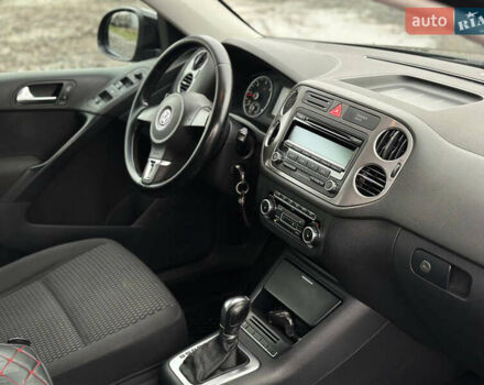 Черный Фольксваген Тигуан, объемом двигателя 1.97 л и пробегом 298 тыс. км за 11000 $, фото 4 на Automoto.ua