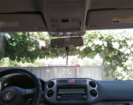 Черный Фольксваген Тигуан, объемом двигателя 2 л и пробегом 198 тыс. км за 9390 $, фото 7 на Automoto.ua