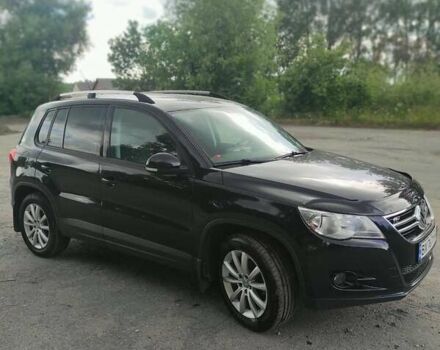 Черный Фольксваген Тигуан, объемом двигателя 2 л и пробегом 269 тыс. км за 12300 $, фото 3 на Automoto.ua