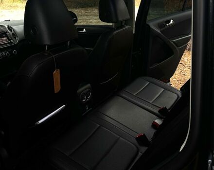 Черный Фольксваген Тигуан, объемом двигателя 2 л и пробегом 274 тыс. км за 10000 $, фото 4 на Automoto.ua