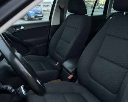 Чорний Фольксваген Тігуан, об'ємом двигуна 2 л та пробігом 250 тис. км за 8500 $, фото 5 на Automoto.ua