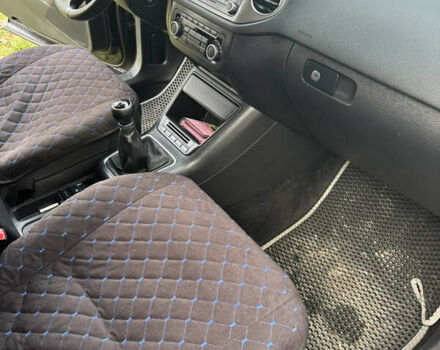 Черный Фольксваген Тигуан, объемом двигателя 1.39 л и пробегом 204 тыс. км за 9700 $, фото 3 на Automoto.ua