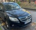 Черный Фольксваген Тигуан, объемом двигателя 2 л и пробегом 223 тыс. км за 10450 $, фото 1 на Automoto.ua