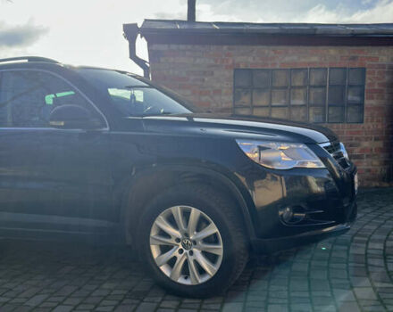 Чорний Фольксваген Тігуан, об'ємом двигуна 2 л та пробігом 170 тис. км за 13900 $, фото 8 на Automoto.ua