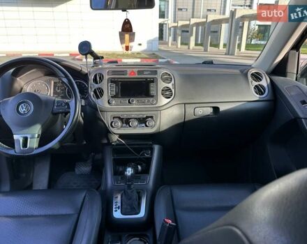 Черный Фольксваген Тигуан, объемом двигателя 2 л и пробегом 237 тыс. км за 10100 $, фото 15 на Automoto.ua