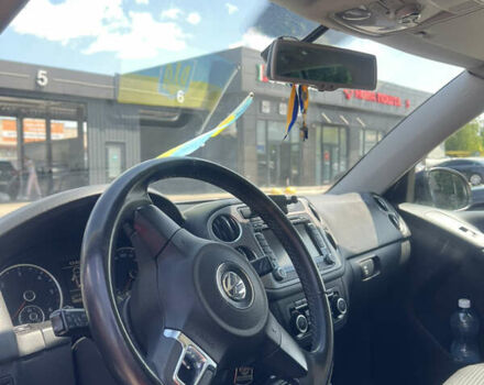 Чорний Фольксваген Тігуан, об'ємом двигуна 1.97 л та пробігом 386 тис. км за 10500 $, фото 5 на Automoto.ua