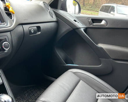 Черный Фольксваген Тигуан, объемом двигателя 2 л и пробегом 195 тыс. км за 12700 $, фото 13 на Automoto.ua