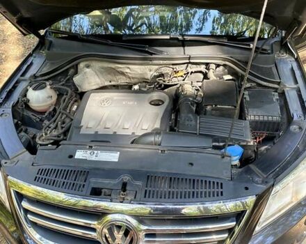 Черный Фольксваген Тигуан, объемом двигателя 2 л и пробегом 250 тыс. км за 12000 $, фото 4 на Automoto.ua