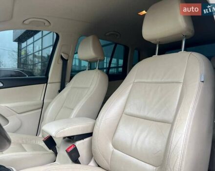 Чорний Фольксваген Тігуан, об'ємом двигуна 1.97 л та пробігом 336 тис. км за 14100 $, фото 8 на Automoto.ua