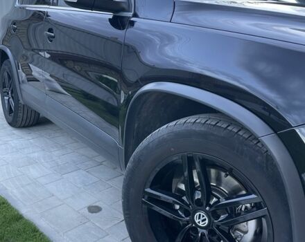 Чорний Фольксваген Тігуан, об'ємом двигуна 2 л та пробігом 230 тис. км за 13000 $, фото 2 на Automoto.ua