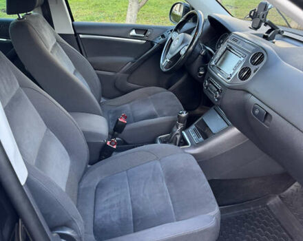 Черный Фольксваген Тигуан, объемом двигателя 1.97 л и пробегом 182 тыс. км за 14000 $, фото 18 на Automoto.ua