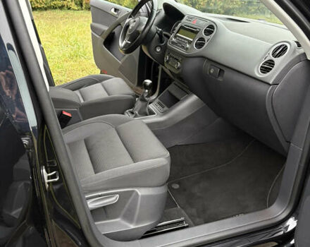 Черный Фольксваген Тигуан, объемом двигателя 1.39 л и пробегом 213 тыс. км за 9399 $, фото 29 на Automoto.ua