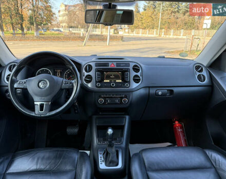 Чорний Фольксваген Тігуан, об'ємом двигуна 2 л та пробігом 257 тис. км за 12800 $, фото 22 на Automoto.ua