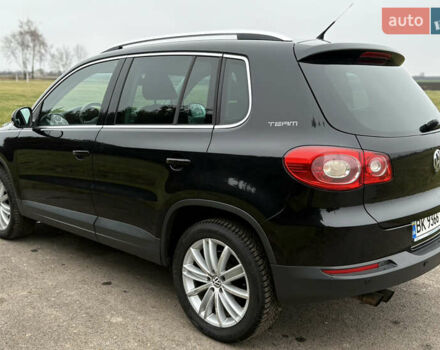Черный Фольксваген Тигуан, объемом двигателя 1.39 л и пробегом 213 тыс. км за 9399 $, фото 4 на Automoto.ua