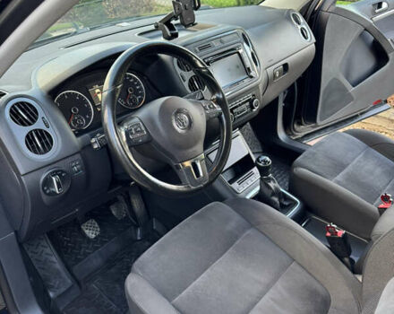 Черный Фольксваген Тигуан, объемом двигателя 1.97 л и пробегом 182 тыс. км за 14000 $, фото 9 на Automoto.ua