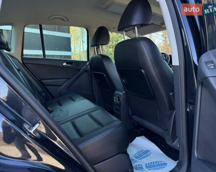 Чорний Фольксваген Тігуан, об'ємом двигуна 2 л та пробігом 257 тис. км за 12800 $, фото 21 на Automoto.ua