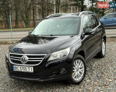 Чорний Фольксваген Тігуан, об'ємом двигуна 2 л та пробігом 238 тис. км за 10599 $, фото 6 на Automoto.ua