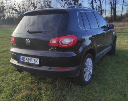 Чорний Фольксваген Тігуан, об'ємом двигуна 2 л та пробігом 285 тис. км за 9700 $, фото 3 на Automoto.ua