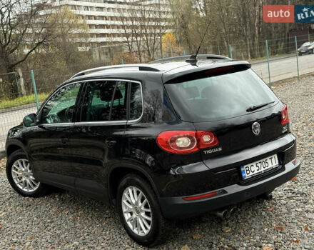 Чорний Фольксваген Тігуан, об'ємом двигуна 2 л та пробігом 238 тис. км за 10599 $, фото 69 на Automoto.ua