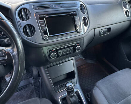 Черный Фольксваген Тигуан, объемом двигателя 1.97 л и пробегом 182 тыс. км за 14000 $, фото 12 на Automoto.ua