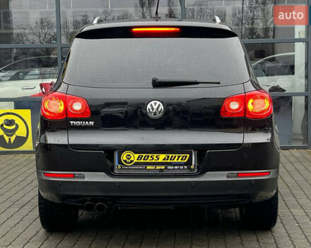 Чорний Фольксваген Тігуан, об'ємом двигуна 1.97 л та пробігом 336 тис. км за 14100 $, фото 4 на Automoto.ua