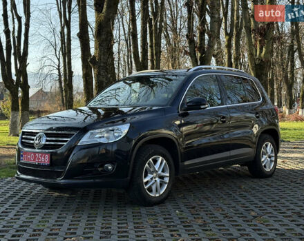 Чорний Фольксваген Тігуан, об'ємом двигуна 2 л та пробігом 257 тис. км за 12800 $, фото 4 на Automoto.ua
