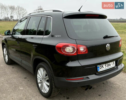 Черный Фольксваген Тигуан, объемом двигателя 1.39 л и пробегом 213 тыс. км за 9399 $, фото 5 на Automoto.ua