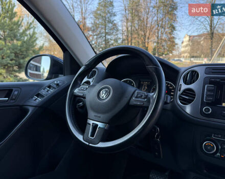 Чорний Фольксваген Тігуан, об'ємом двигуна 2 л та пробігом 257 тис. км за 12800 $, фото 29 на Automoto.ua