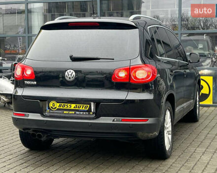 Чорний Фольксваген Тігуан, об'ємом двигуна 1.97 л та пробігом 336 тис. км за 14100 $, фото 5 на Automoto.ua