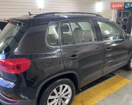 Черный Фольксваген Тигуан, объемом двигателя 1.97 л и пробегом 240 тыс. км за 12200 $, фото 6 на Automoto.ua