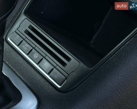 Чорний Фольксваген Тігуан, об'ємом двигуна 2 л та пробігом 257 тис. км за 12800 $, фото 30 на Automoto.ua