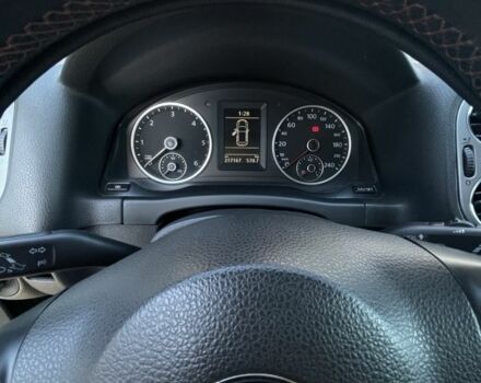 Чорний Фольксваген Тігуан, об'ємом двигуна 2 л та пробігом 230 тис. км за 13000 $, фото 19 на Automoto.ua