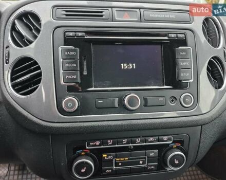 Чорний Фольксваген Тігуан, об'ємом двигуна 1.39 л та пробігом 253 тис. км за 11500 $, фото 26 на Automoto.ua