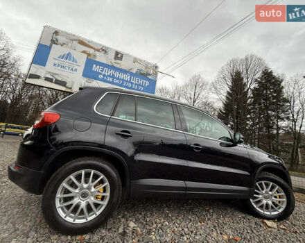 Чорний Фольксваген Тігуан, об'ємом двигуна 2 л та пробігом 238 тис. км за 10599 $, фото 12 на Automoto.ua