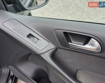 Чорний Фольксваген Тігуан, об'ємом двигуна 1.39 л та пробігом 253 тис. км за 11500 $, фото 35 на Automoto.ua