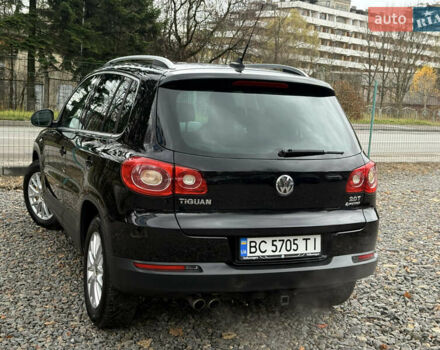 Чорний Фольксваген Тігуан, об'ємом двигуна 2 л та пробігом 238 тис. км за 10599 $, фото 70 на Automoto.ua